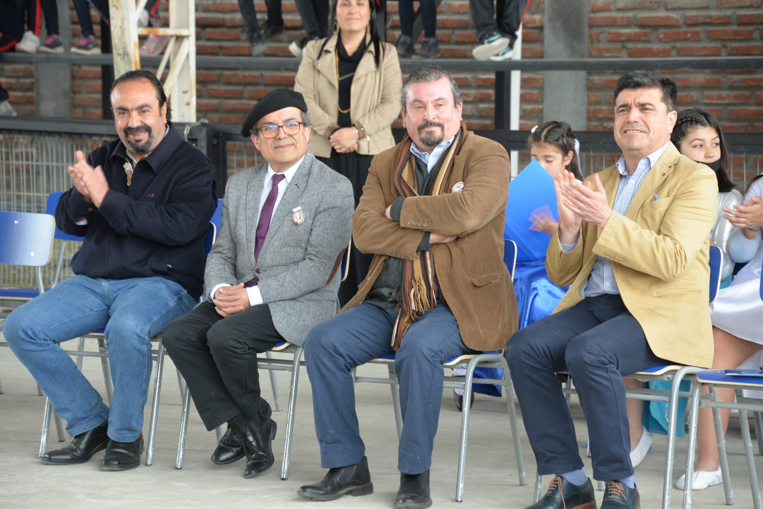 You are currently viewing Colegio Violeta Parra celebra los 105 años de la cantora popular y el día de los asistentes de la educación￼