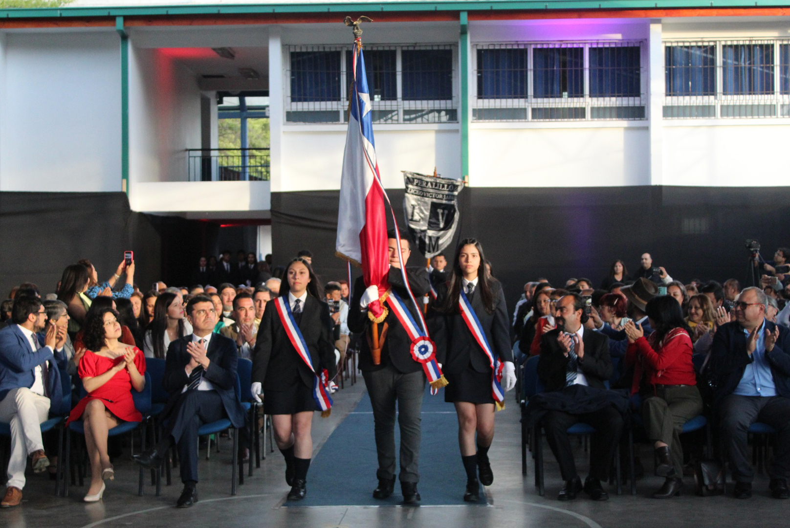 You are currently viewing Emotiva Licenciatura 4tos medios Liceo Víctor Jara Martínez